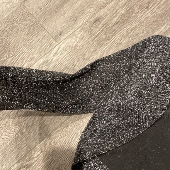 🆕Carmen Marc Valvo short dressy cardigan Sz Medium G23 - Picture 4 of 5